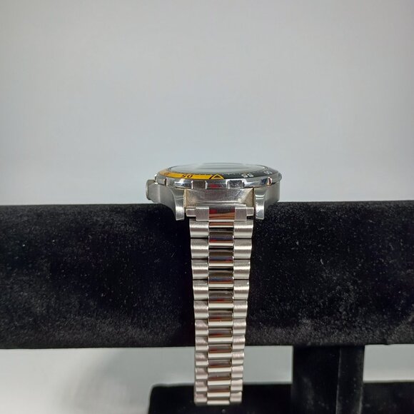 Invicta Specialty Yellow Men's Quartz Watch Model 12119 Swiss Made Working A+ - Picture 5 of 11